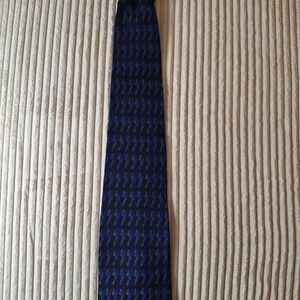Stylish Navy Patterned Tie